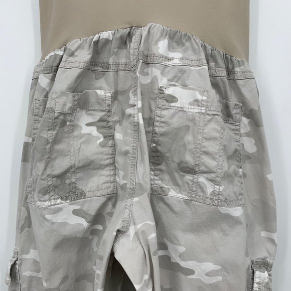 A Pea in the Pod Size Large Maternity Cropped Cargo Camouflage Casual Pants - Picture 7 of 9